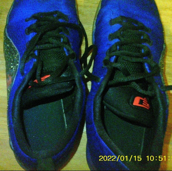 Blue Jordan shoes size 7y - Picture 1 of 4